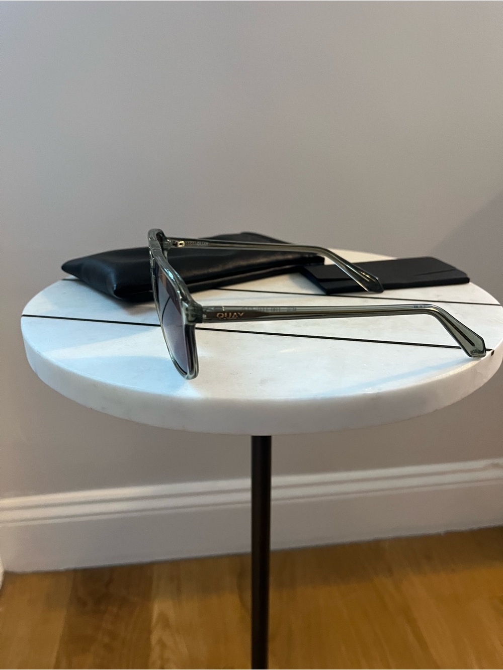 Quay Aviator Sunglasses - Olive Frame - Picture 3 of 6